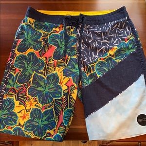Men’s O’Neill Board Shorts 32”